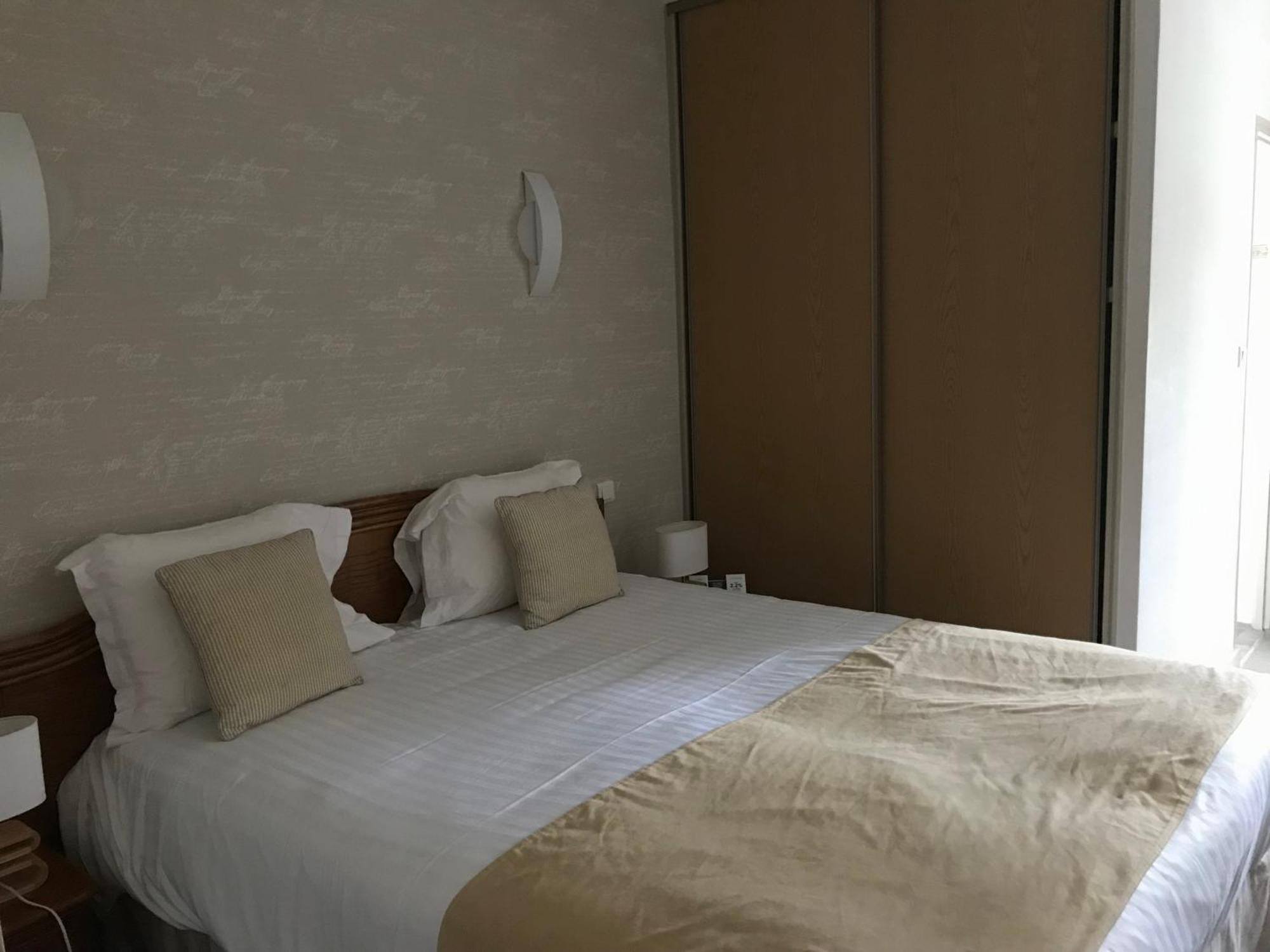 Logis Hotel & Restaurant La Paix Le Nouvion-en-Thierache Ngoại thất bức ảnh
