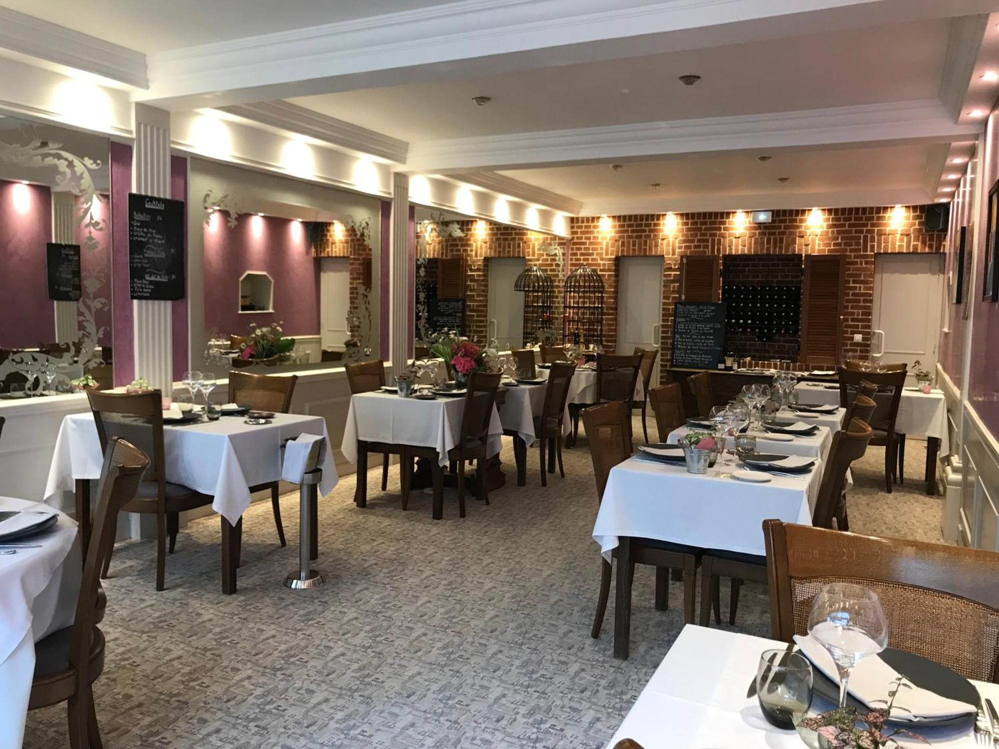 Logis Hotel & Restaurant La Paix Le Nouvion-en-Thierache Ngoại thất bức ảnh